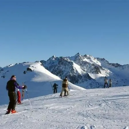 4 Pers. Avec Parking Couvert, Balcon Sud Aux Pieds Des Pistes - Fr-1-404-331 Bagnères-de-Bigorre